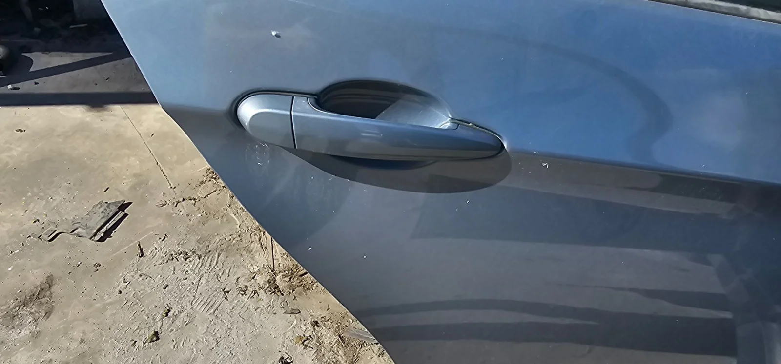 Foto de MANETA EXTERIOR TRASERA DERECHA BMW SERIE 3 BERLINA (E90) 2.0 CAT (129 CV / 95 KW)