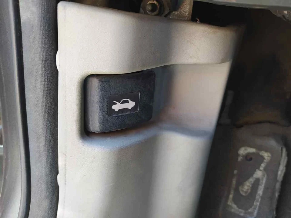 Foto de NO IDENTIFICADO NISSAN X-TRAIL (T30) 2.2 16V Turbodiesel CAT (114 CV / 84 KW)