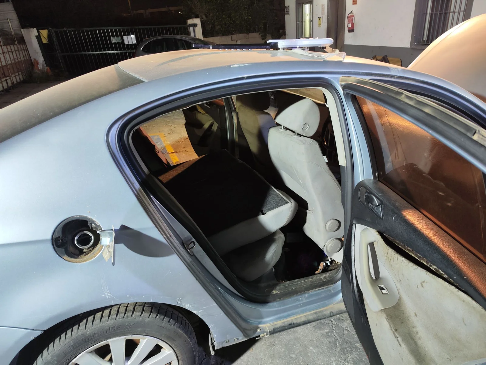 Foto de GOMAS CONTORNO PUERTA VOLKSWAGEN PASSAT BERLINA (3C2) 2.0 TDI (140 CV / 103 KW) referencia 3AF837644