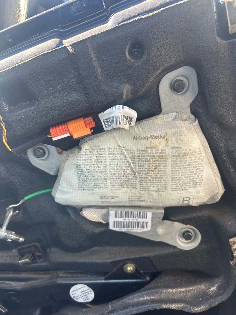 Foto de AIRBAG LATERAL DERECHO BMW SERIE 5 TOURING (E39) 2.0 24V (150 CV / 110 KW) referencia 34826833203K