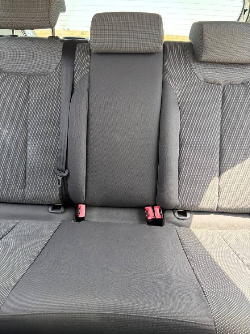 Foto de ENGANCHE CINTURON TRASERO CENTRAL SEAT LEON (1P1)