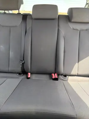 Foto de ENGANCHE CINTURON TRASERO CENTRAL SEAT LEON (1P1)