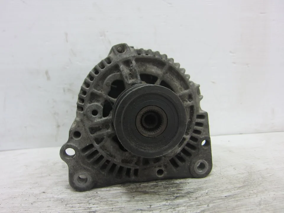 Foto de ALTERNADOR VOLKSWAGEN POLO V (6R1) referencia 028903026A