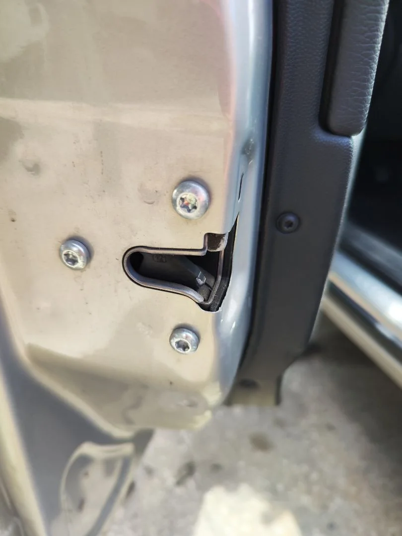 Foto de CERRADURA PUERTA DELANTERA IZQUIERDA OPEL ASTRA H BERLINA 1.7 16V CDTI (110 CV / 81 KW) referencia 13210748