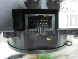 Foto de MANDO MULTIFUNCION ALFA ROMEO 147 (190) 1.6 16V CAT (105 CV / 77 KW) referencia 735365525 foto 5