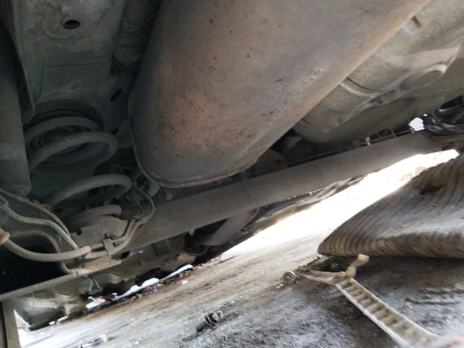 Foto de EJE TRASERO OPEL CORSA C 1.2 16V CAT (Z 12 XE / LW4) (75 CV / 55 KW)