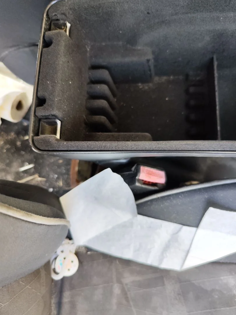 Foto de ENGANCHE CINTURON DELANTERO DERECHO RENAULT SCENIC II (JM) 1.9 dCi Diesel (120 CV / 88 KW)