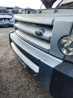 Foto de REJILLA DELANTERA LAND ROVER DISCOVERY 2.7 Td V6 CAT (190 CV / 140 KW) foto 3