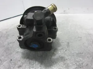 Foto de BOMBA DIRECCION FORD TRANSIT CAJA ABIERTA (FY) 2.4 TDE CAT (120 CV / 88 KW) referencia YC1E3A733AB foto 4