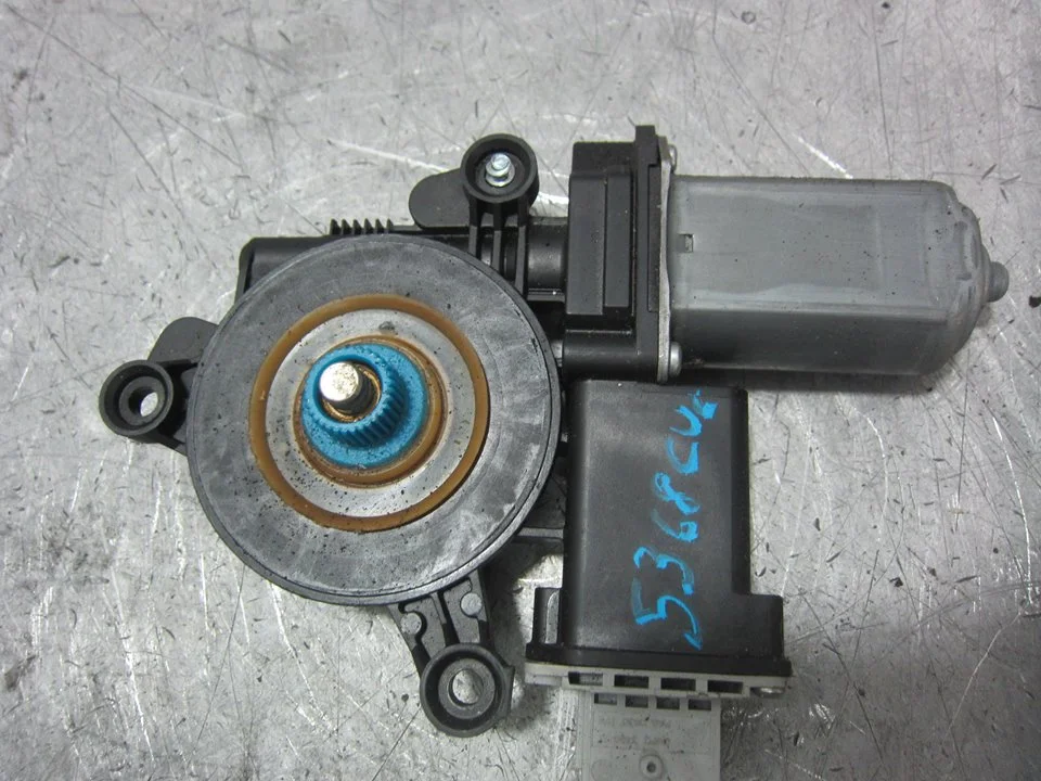 Foto de MOTOR ELEVALUNAS TRASERO IZQUIERDO ALFA ROMEO GIULIETTA (191) 2.0 JTDM CAT (175 CV / 129 KW) referencia 5000884