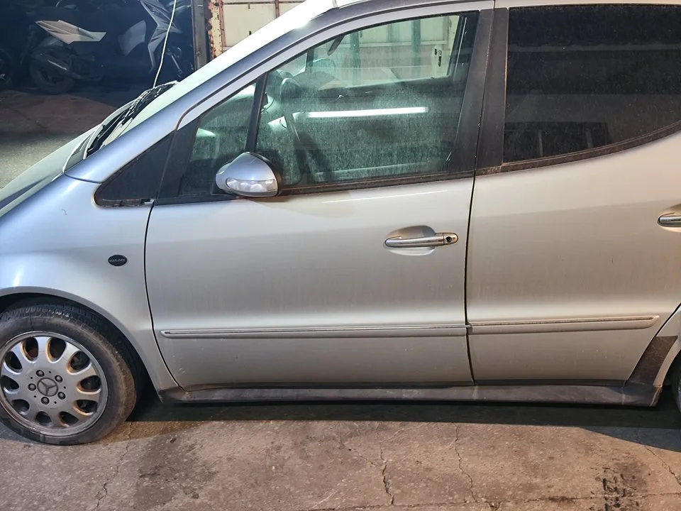 Foto de PUERTA DELANTERA IZQUIERDA MERCEDES-BENZ CLASE A (BM 168) 1.7 CDI Diesel CAT (95 CV / 70 KW) referencia 168720190528