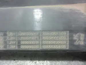 Foto de LUZ CENTRAL DE FRENO CITROEN C4 CACTUS 1.2 12V VTi (82 CV / 60 KW) referencia 9804687380 foto 5