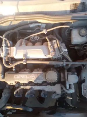 Foto de MOTOR COMPLETO OPEL ASTRA G BERLINA 1.6 CAT (Z 16 SE / L55) (84 CV / 62 KW) referencia Z16SE foto 2