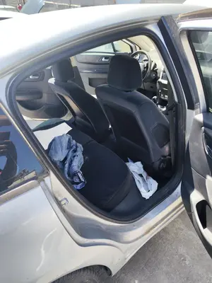 Foto de GOMAS CONTORNO PUERTA CITROEN C4 BERLINA 1.6 16V HDi (90 CV / 66 KW)