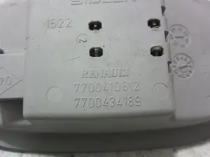Foto de LUZ INTERIOR RENAULT CLIO II FASE I (B/CB0) 1.2 (58 CV / 43 KW) referencia 7700410612 foto 2