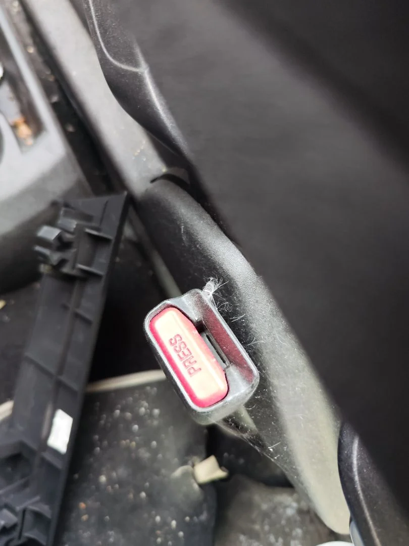 Foto de ENGANCHE CINTURON DELANTERO DERECHO CITROEN GRAND C4 PICASSO 1.6 16V HDi FAP (109 CV / 80 KW)