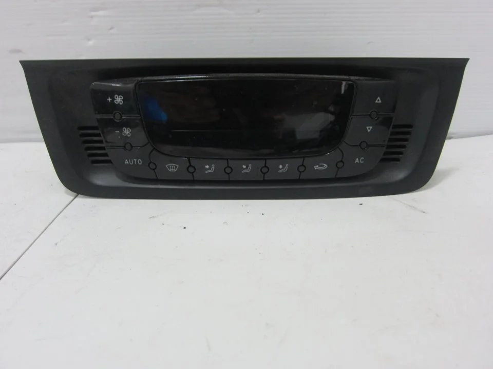 Foto de MANDO CLIMATIZADOR SEAT IBIZA BERLINA (6J5) 1.6 TDI (105 CV / 77 KW) referencia 6J0820043A