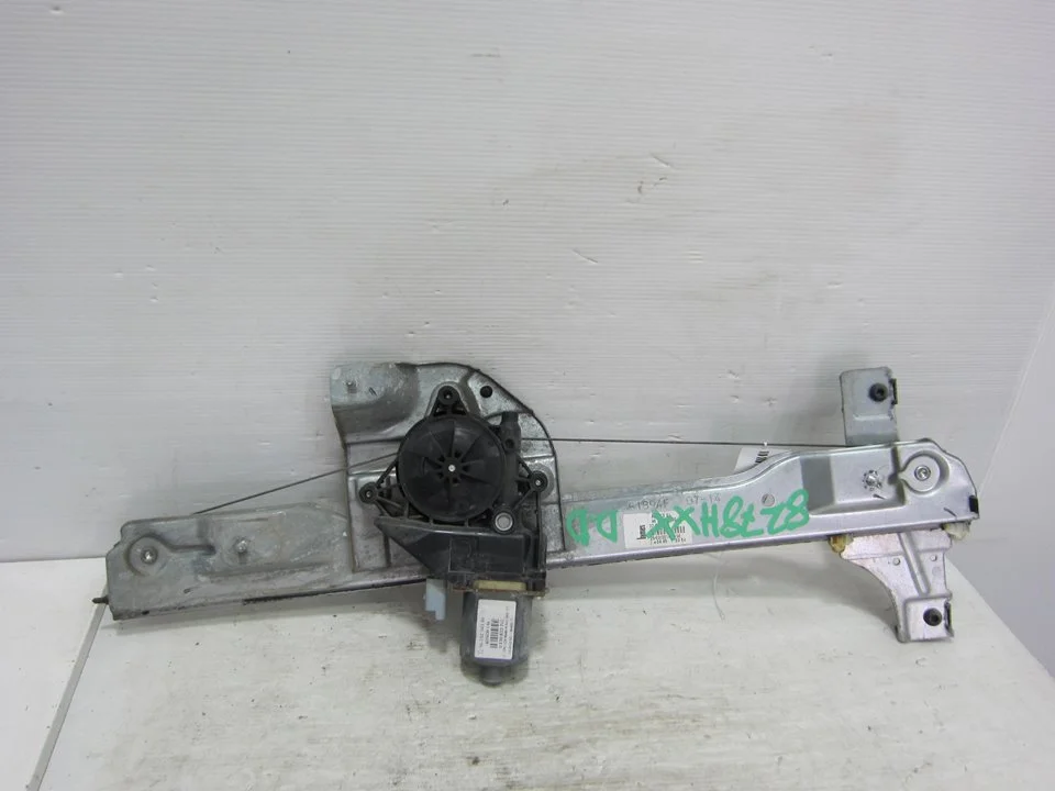 Foto de ELEVALUNAS DELANTERO DERECHO PEUGEOT 208 1.4 HDi FAP (68 CV / 50 KW) referencia 9674254380