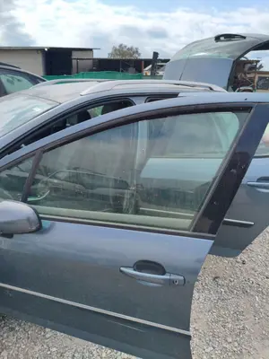 Foto de LUNA DELANTERA IZQUIERDA PEUGEOT 407 SW 2.0 16V HDi FAP CAT (RHR / DW10BTED4) (136 CV / 100 KW)