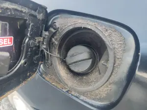 Foto de TAPON COMBUSTIBLE TOYOTA COROLLA (E15) 1.4 Turbodiesel CAT (90 CV / 66 KW)