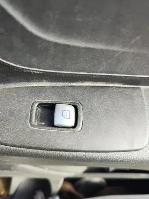 Foto de MANDO ELEVALUNAS DELANTERO DERECHO MERCEDES-BENZ VITO FURGÓN (447) 1.6 CDI CAT (114 CV / 84 KW) referencia A6395451413