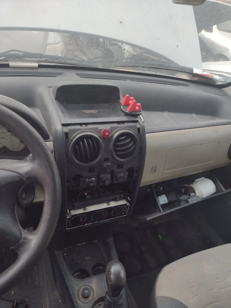 Foto de CALEFACCION ENTERA NORMAL PEUGEOT PARTNER (S2) 1.9 Diesel (69 CV / 51 KW)