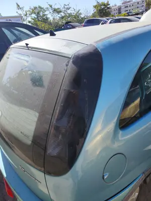 Foto de PILOTO TRASERO DERECHO OPEL CORSA C 1.2 16V CAT (Z 12 XEP / LB4) (80 CV / 59 KW)