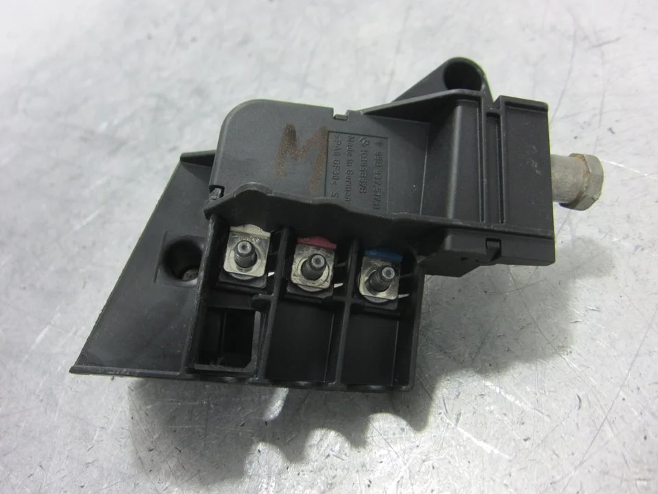 Foto de CAJA RELES / FUSIBLES PORSCHE MACAN (95BA) referencia 95B937517B