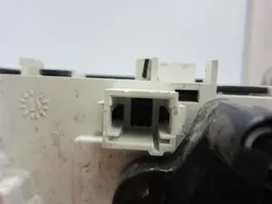 Foto de MANDO CALEFACCION / AIRE ACONDICIONADO PEUGEOT 208 1.2 12V e-VTi (82 CV / 60 KW) referencia E1063071 foto 2