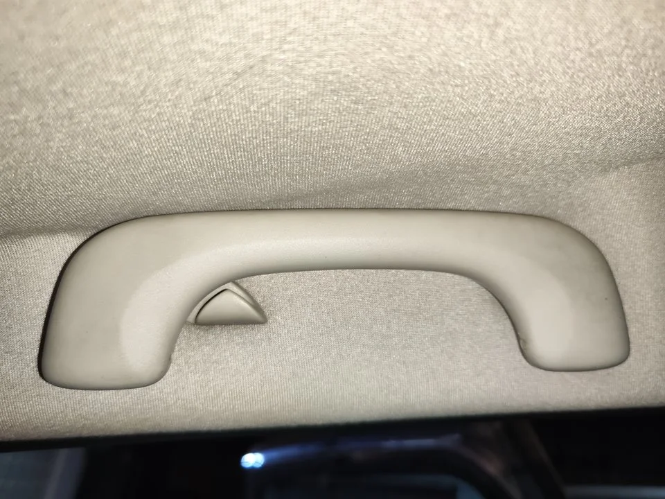 Foto de ASIDERO TECHO TRASERO IZQUIERDO RENAULT SCENIC II (JM) 1.9 dCi Diesel (120 CV / 88 KW) referencia 8200384109