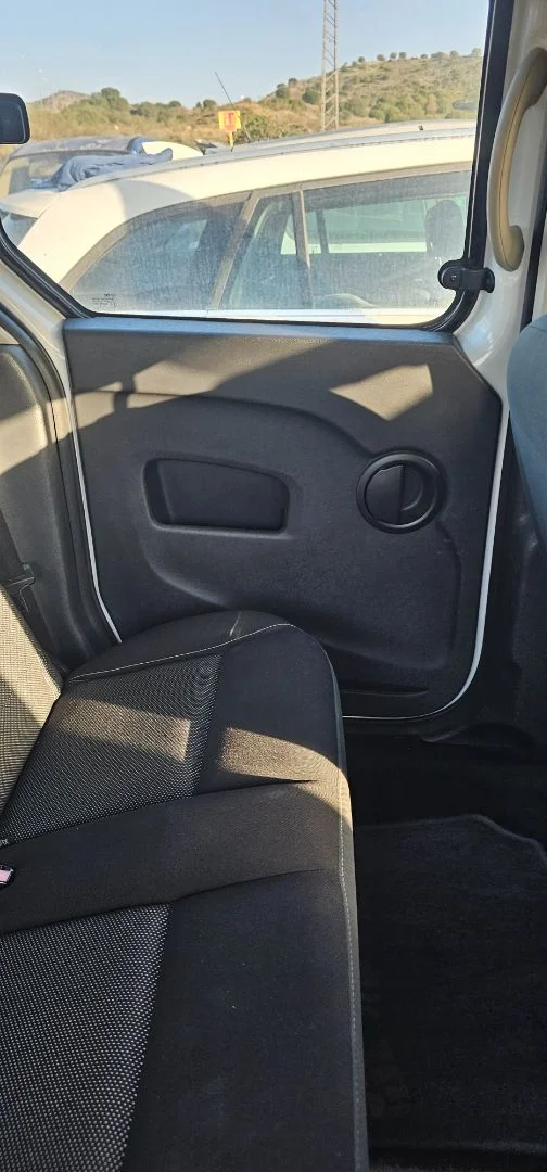 Foto de GUARNECIDO PUERTA TRASERA IZQUIERDA RENAULT KANGOO II (F/KW0) 1.5 dCi Diesel FAP (90 CV / 66 KW)