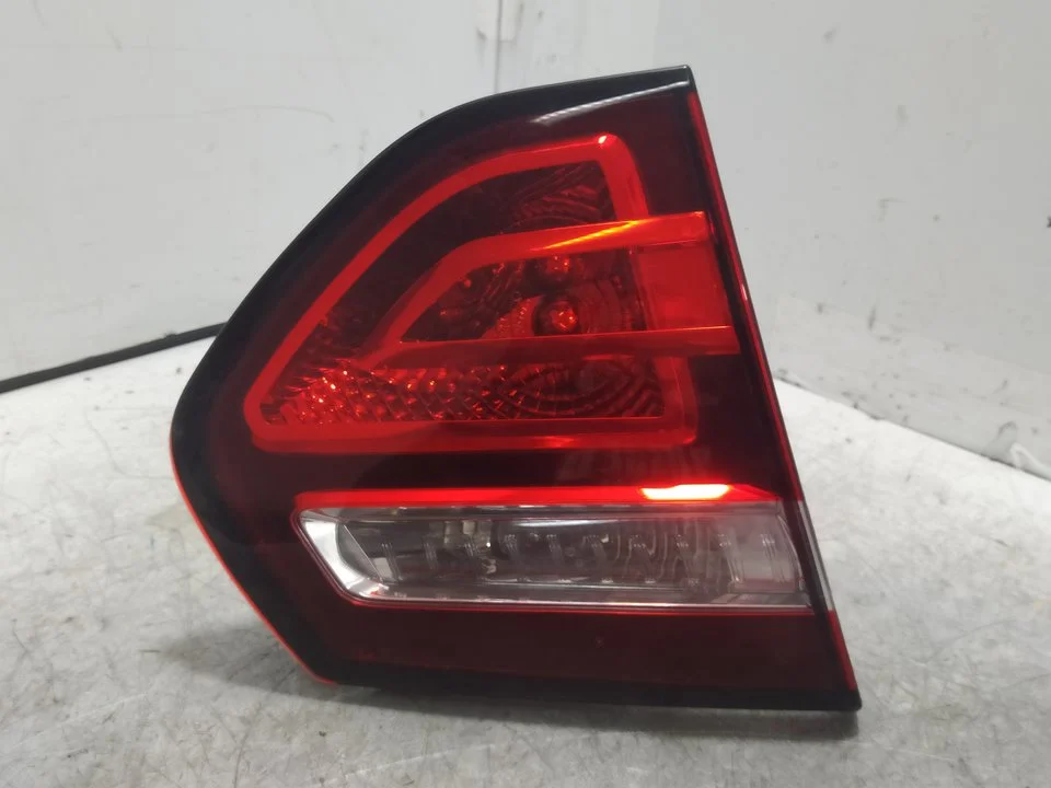 Foto de PILOTO TRASERO IZQUIERDO INTERIOR CITROEN C4 PICASSO 1.6 HDi FAP (112 CV / 82 KW) referencia 9673165080
