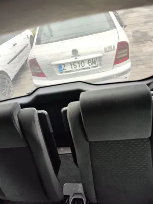 Foto de GUARNECIDO PORTON TRASERO OPEL ZAFIRA A 2.0 DTI (101 CV / 74 KW)