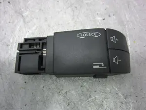 Foto de MANDO MULTIFUNCION RENAULT LAGUNA II (BG0) 1.9 dCi Diesel (120 CV / 88 KW) referencia 34442201