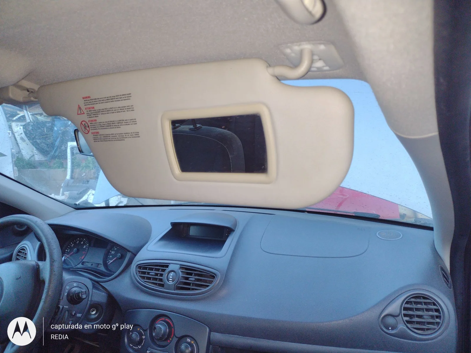 Foto de PARASOL DERECHO RENAULT CLIO III 1.2 16V (75 CV / 55 KW)