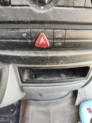 Foto de WARNING MERCEDES-BENZ SPRINTER II FURGÓN 2.1 CDI CAT (88 CV / 65 KW)