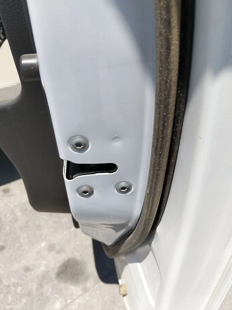 Foto de CERRADURA PUERTA DELANTERA DERECHA NISSAN MICRA (K14) 1.0 12V CAT (71 CV / 52 KW) referencia 805005FA0A