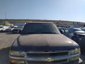 Foto de REJILLA DELANTERA GENERAL MOTORS CHEVROLET TAHOE 5.3 V8 CAT (273 CV / 201 KW)