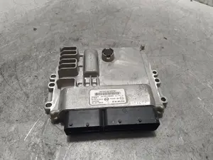 Foto de CENTRALITA MOTOR UCE SSANGYONG KORANDO 1.6 Turbodiesel CAT (136 CV / 100 KW) referencia 6735403032