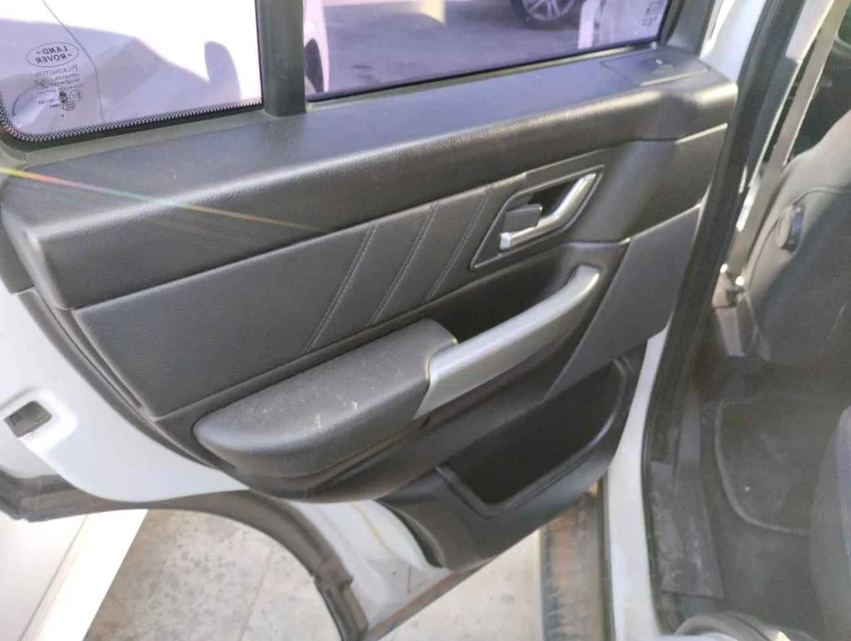 Foto de GUARNECIDO PUERTA TRASERA IZQUIERDA LAND ROVER RANGE ROVER SPORT 2.7 Td V6 CAT (190 CV / 140 KW) referencia AH3225569AA