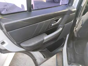 Foto de GUARNECIDO PUERTA TRASERA IZQUIERDA LAND ROVER RANGE ROVER SPORT 2.7 Td V6 CAT (190 CV / 140 KW) referencia AH3225569AA