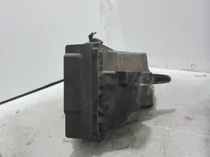 Foto de CAJA FILTRO AIRE RENAULT MEGANE II BERLINA 5P 1.4 16V (98 CV / 72 KW) referencia 8200420871 foto 8