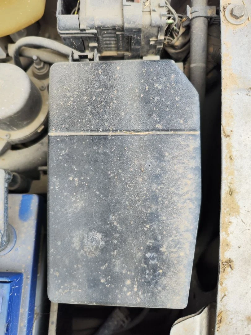 Foto de CAJA RELES / FUSIBLES JAGUAR X-TYPE 2.1 V6 24V CAT (156 CV / 115 KW)