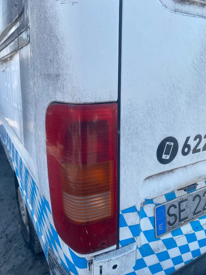 Foto de PILOTO TRASERO IZQUIERDO VOLKSWAGEN LT FURGÓN/COMBI 2.5 TDI (109 CV / 80 KW) referencia 2D0945111