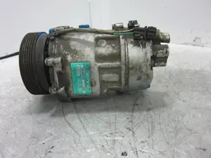 Foto de COMPRESOR AIRE ACONDICIONADO VOLKSWAGEN GOLF IV BERLINA (1J1)(10.1997) 1.9 TDI (110 CV / 81 KW) referencia 1J0820803A foto 3
