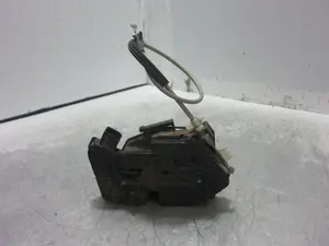 Foto de CERRADURA PUERTA TRASERA IZQUIERDA SEAT IBIZA BERLINA (6J5) 1.2 TDI (75 CV / 55 KW) referencia 6J0839015C foto 4