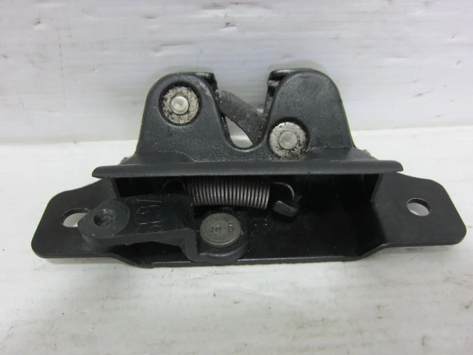 Foto de CERRADURA MALETERO / PORTON PEUGEOT 206