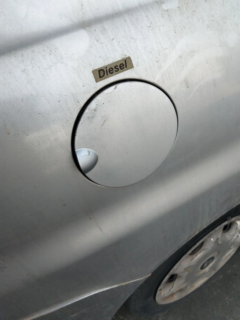 Foto de TAPA EXTERIOR COMBUSTIBLE SEAT CORDOBA BERLINA (6L2) 1.9 SDI (64 CV / 47 KW) referencia 6L6809905G FKZ