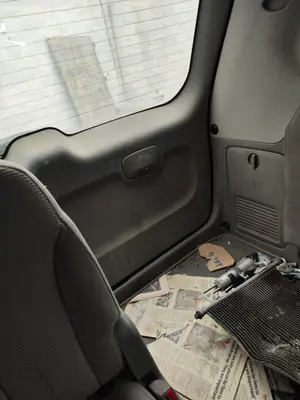 Foto de GUARNECIDO PORTON TRASERO KIA CARNIVAL 2.9 CRDi CAT (185 CV / 136 KW)