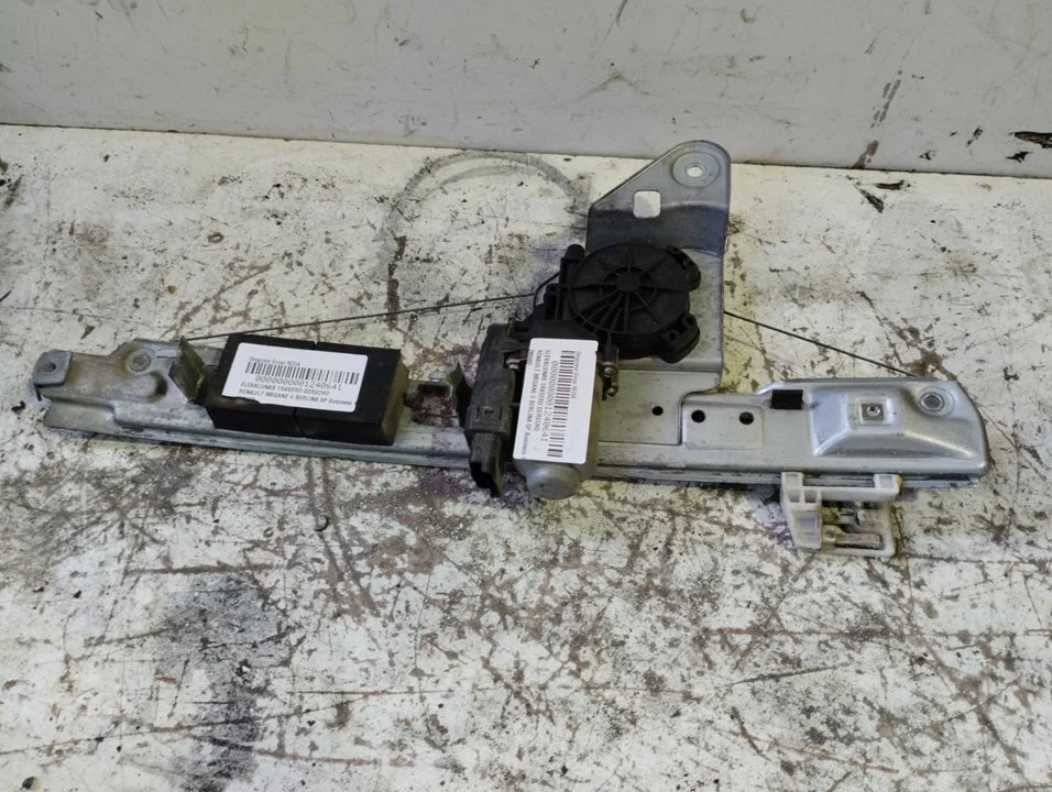 Foto de ELEVALUNAS TRASERO DERECHO RENAULT MEGANE II BERLINA 5P 1.9 dCi Diesel (120 CV / 88 KW) referencia 28068D